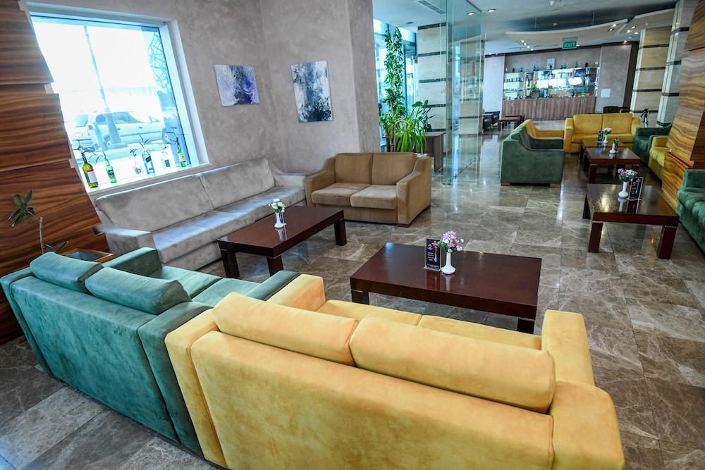 Avenue Hotel Bakoe Buitenkant foto